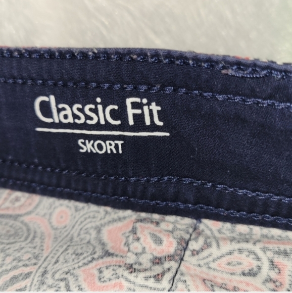 Croft and Barrow Classic Fit Twill Skort Shorts Blue Pink Paisley Print sz 18 - Picture 6 of 6